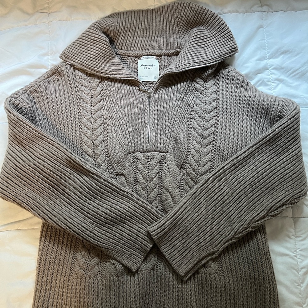 Abercrombie & Fitch Taupe Cable Knit Sweater